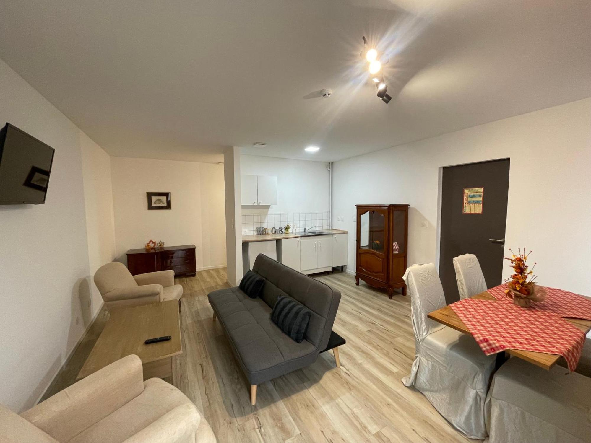 One-Bedroom Apartment,1729999850:JPEG